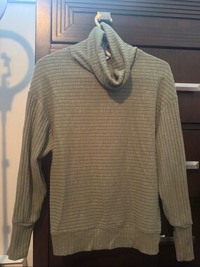 Reitmans Olive Green Ribbed Turtleneck Sweater